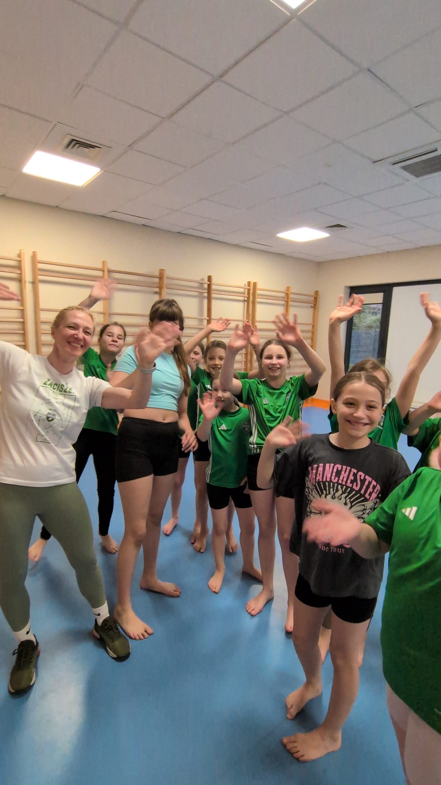 uks junior zacisze - akrobatyka
